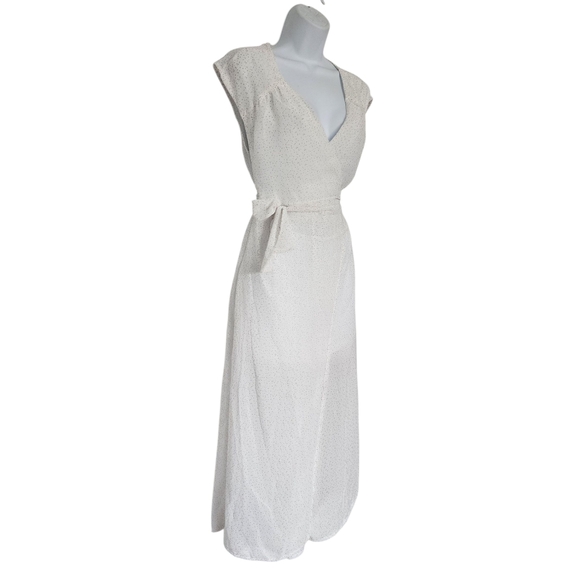 Favlux Fashion Womens Jumpsuit Wrap Front Overlay Size Medium Shorts V-Neck. - Picture 2 of 8